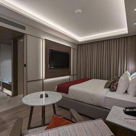 Boulevard 9 Luxury Resort & Spa Nadiād Kültér fotó