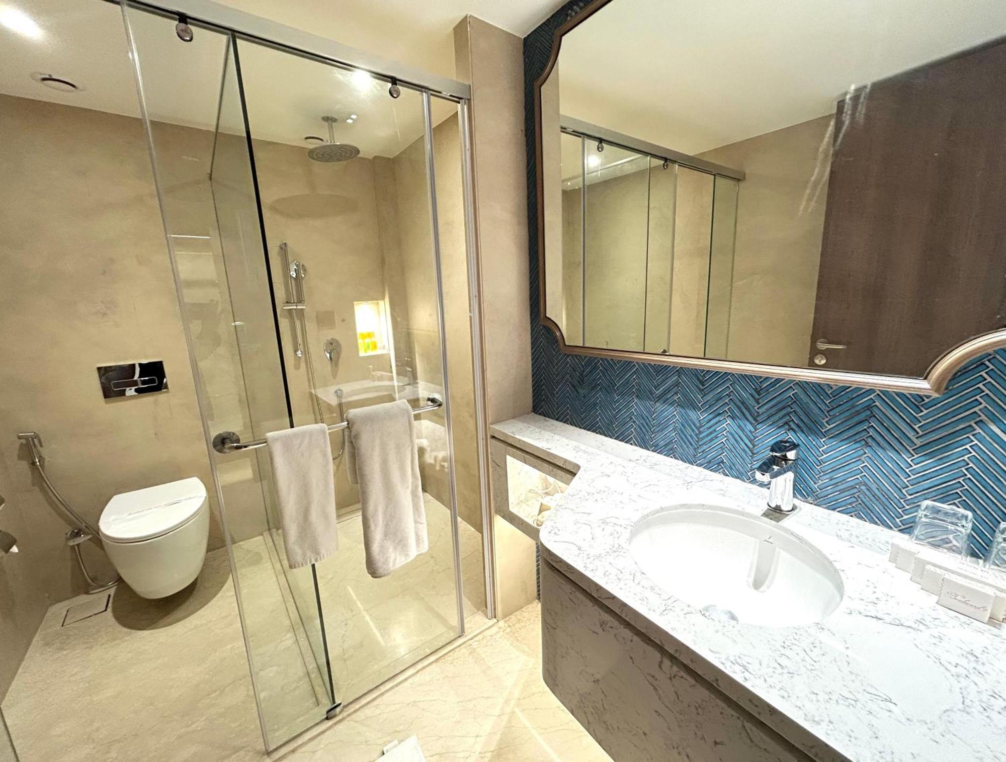 Boulevard 9 Luxury Resort & Spa Nadiād Kültér fotó