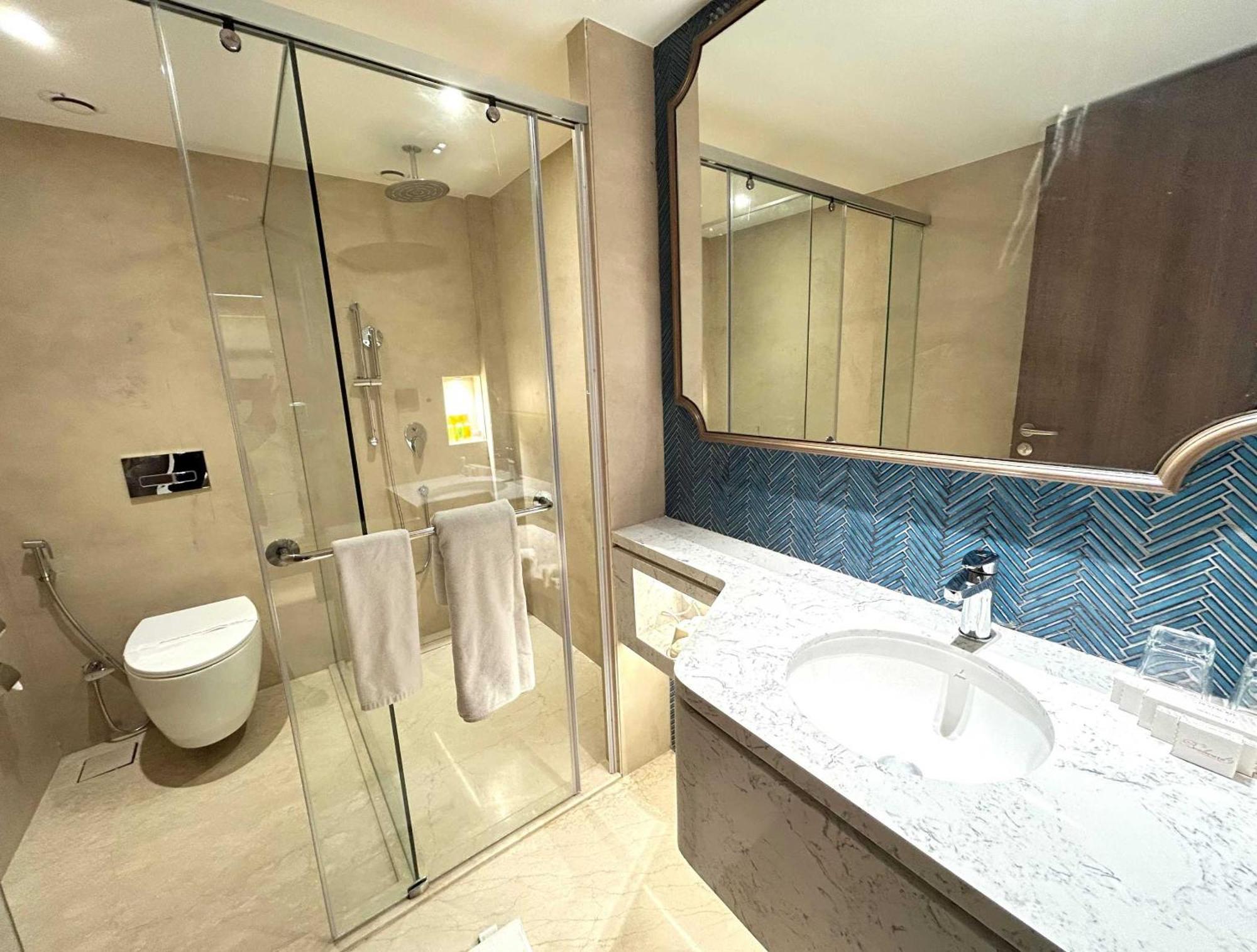 Boulevard 9 Luxury Resort & Spa Nadiād Kültér fotó