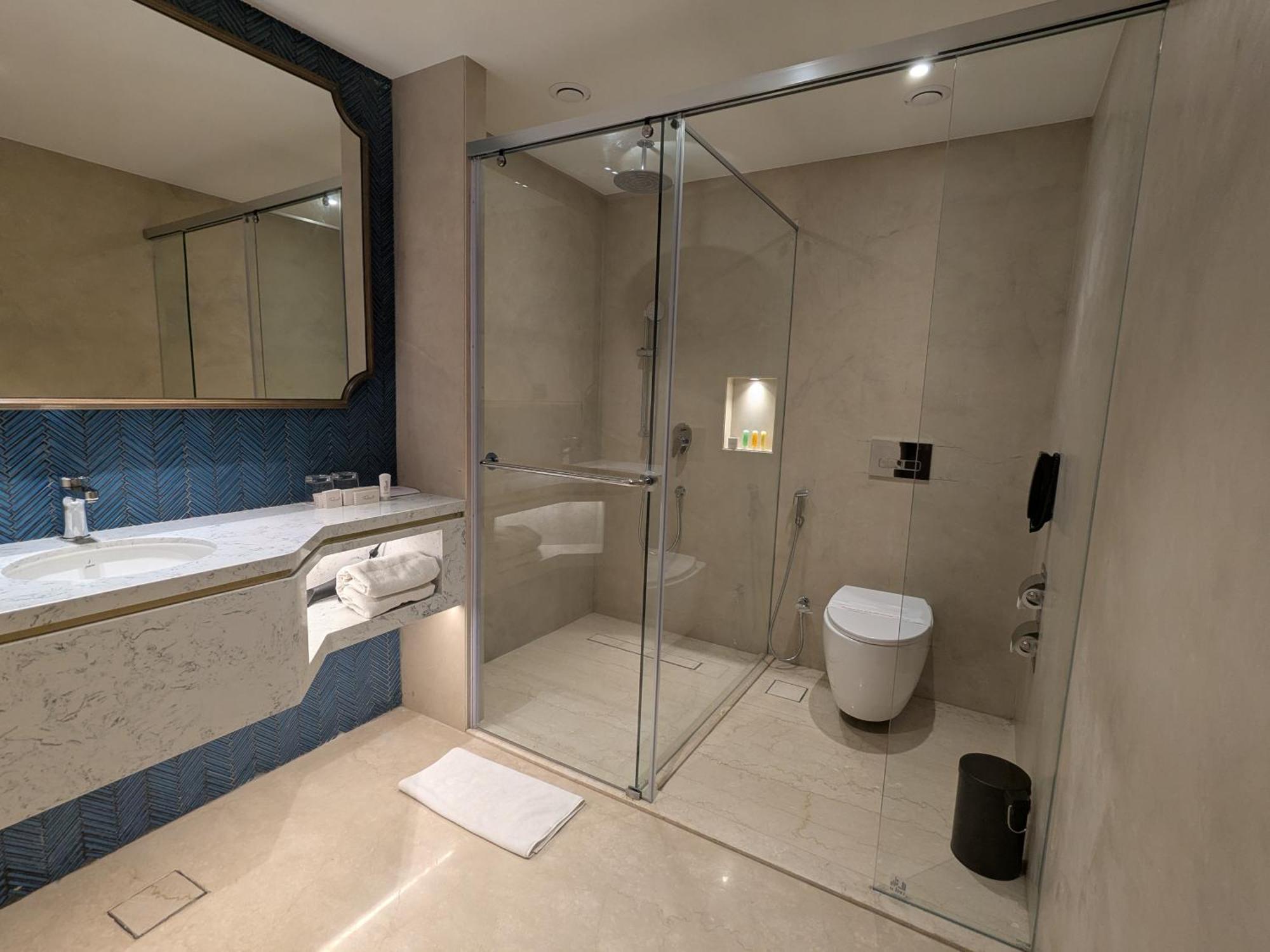 Boulevard 9 Luxury Resort & Spa Nadiād Kültér fotó