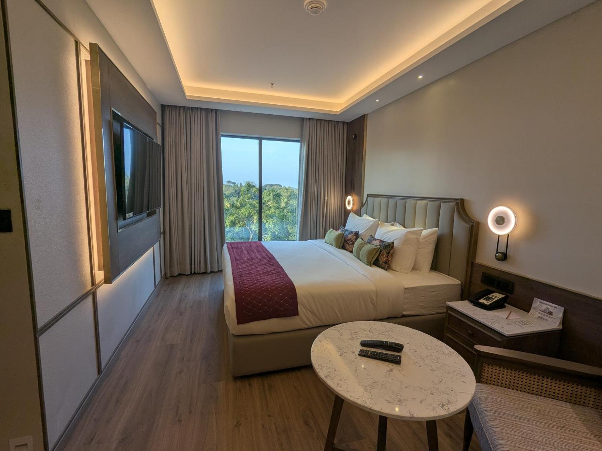 Boulevard 9 Luxury Resort & Spa Nadiād Kültér fotó