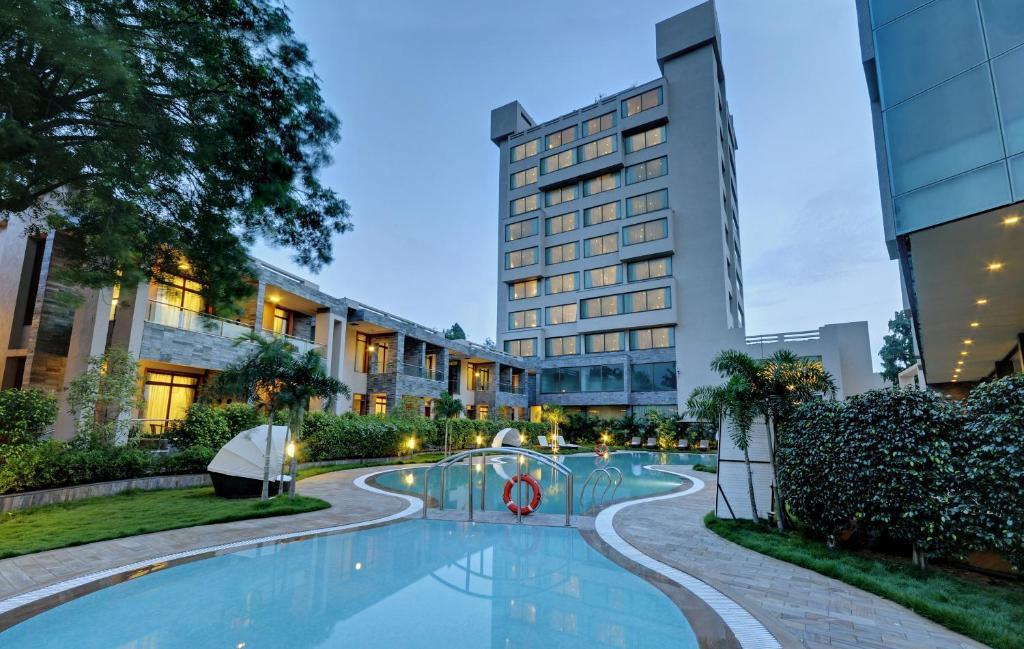 Boulevard 9 Luxury Resort & Spa Nadiād Kültér fotó